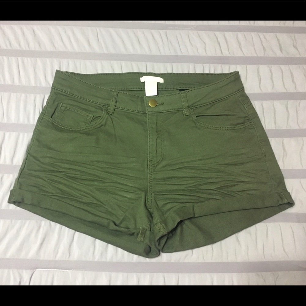 H&M green shorts